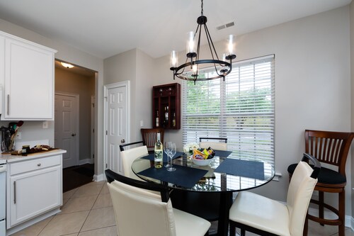 3 Bdrm House Across Birkdale Village & Lake Norman