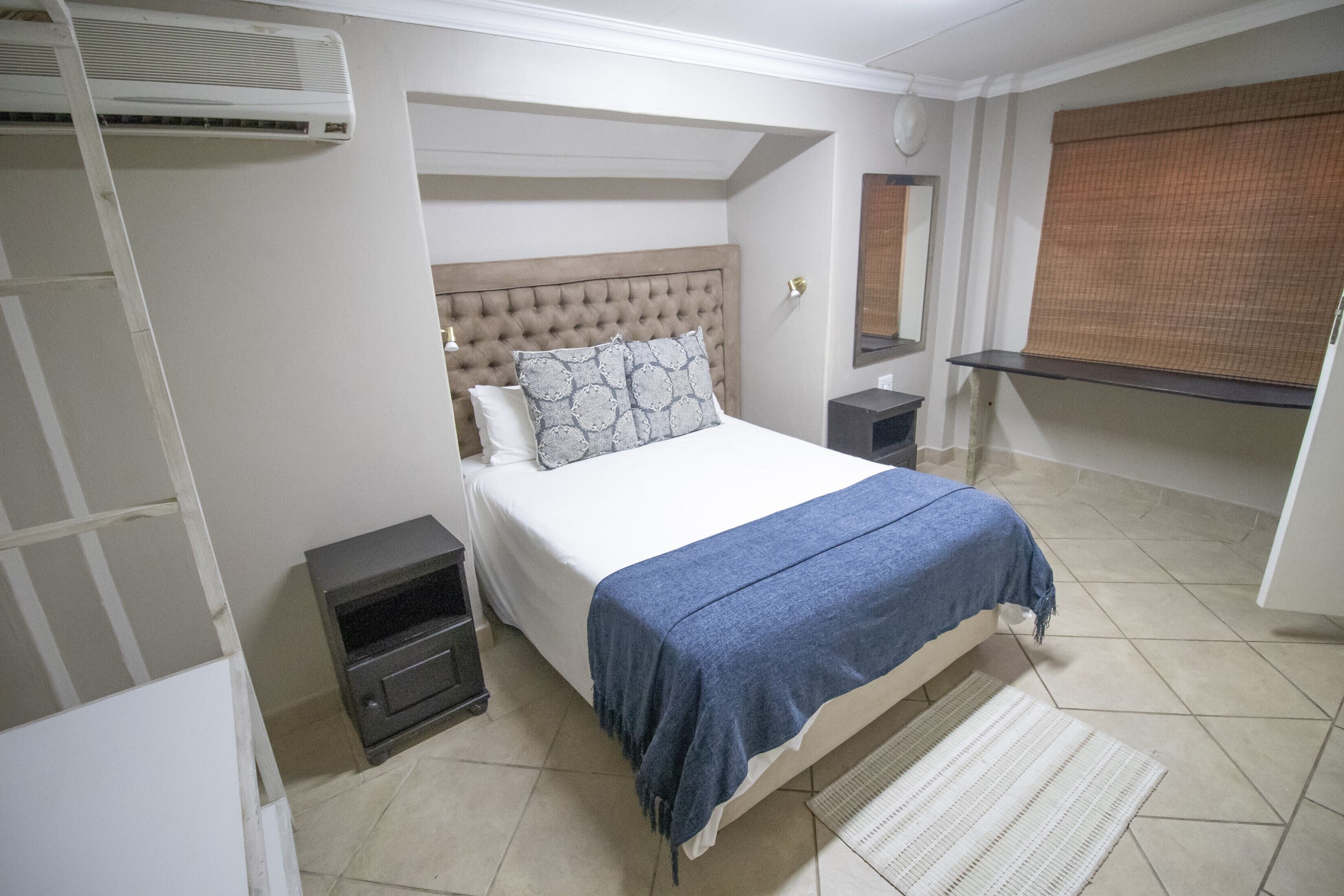 Habitación familiar | Ropa de cama de alta calidad, escritorio, wifi gratis y ropa de cama 