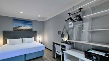 Kamar Eksekutif | Seprai premium, meja kerja, Wi-Fi gratis, dan seprai linen