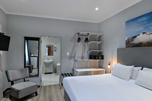 Premium bedding, desk, free WiFi, bed sheets - BON Hotel Rustenburg (Rustenburg)
