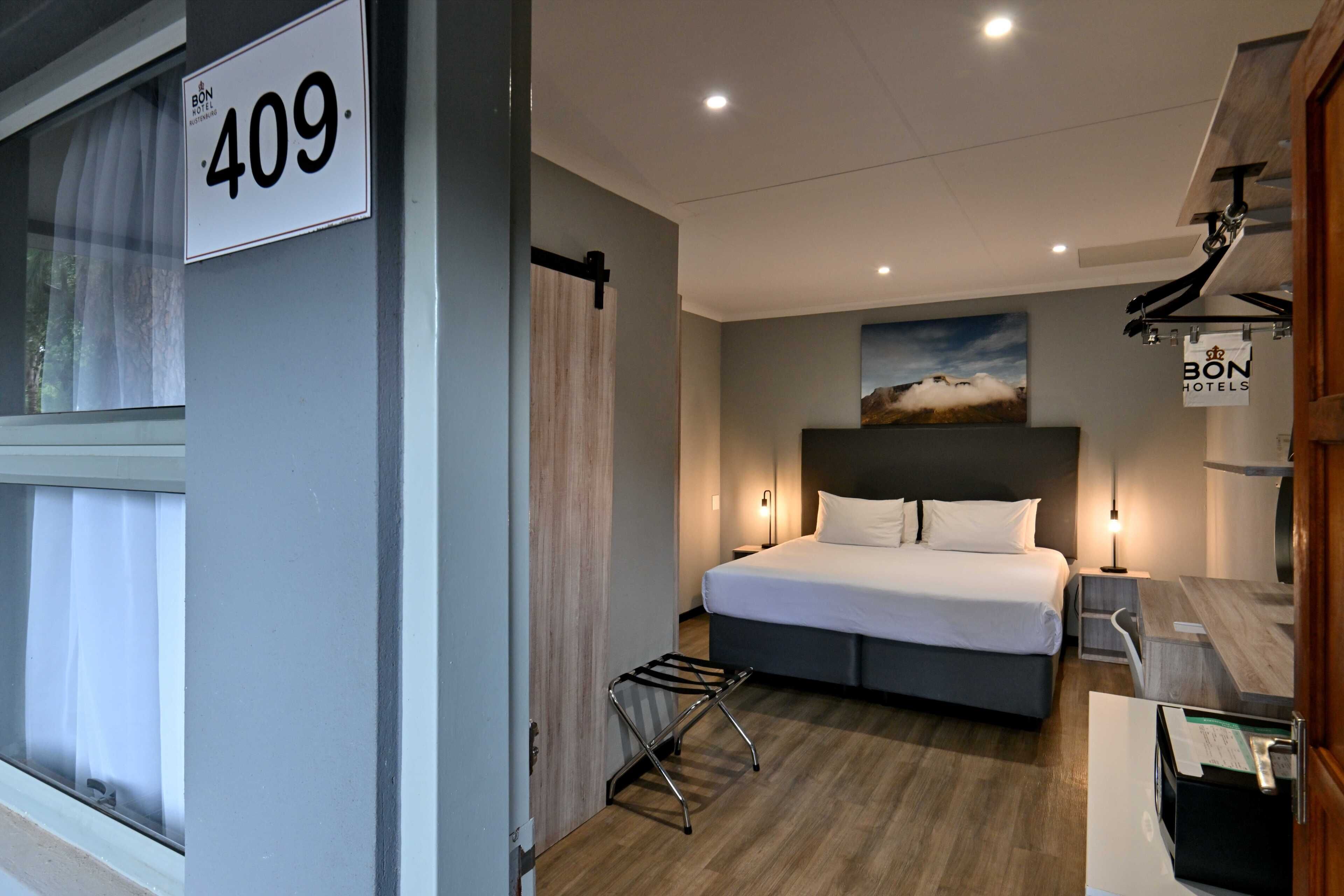 Executive Room | Premium bedding, desk, free WiFi, bed sheets