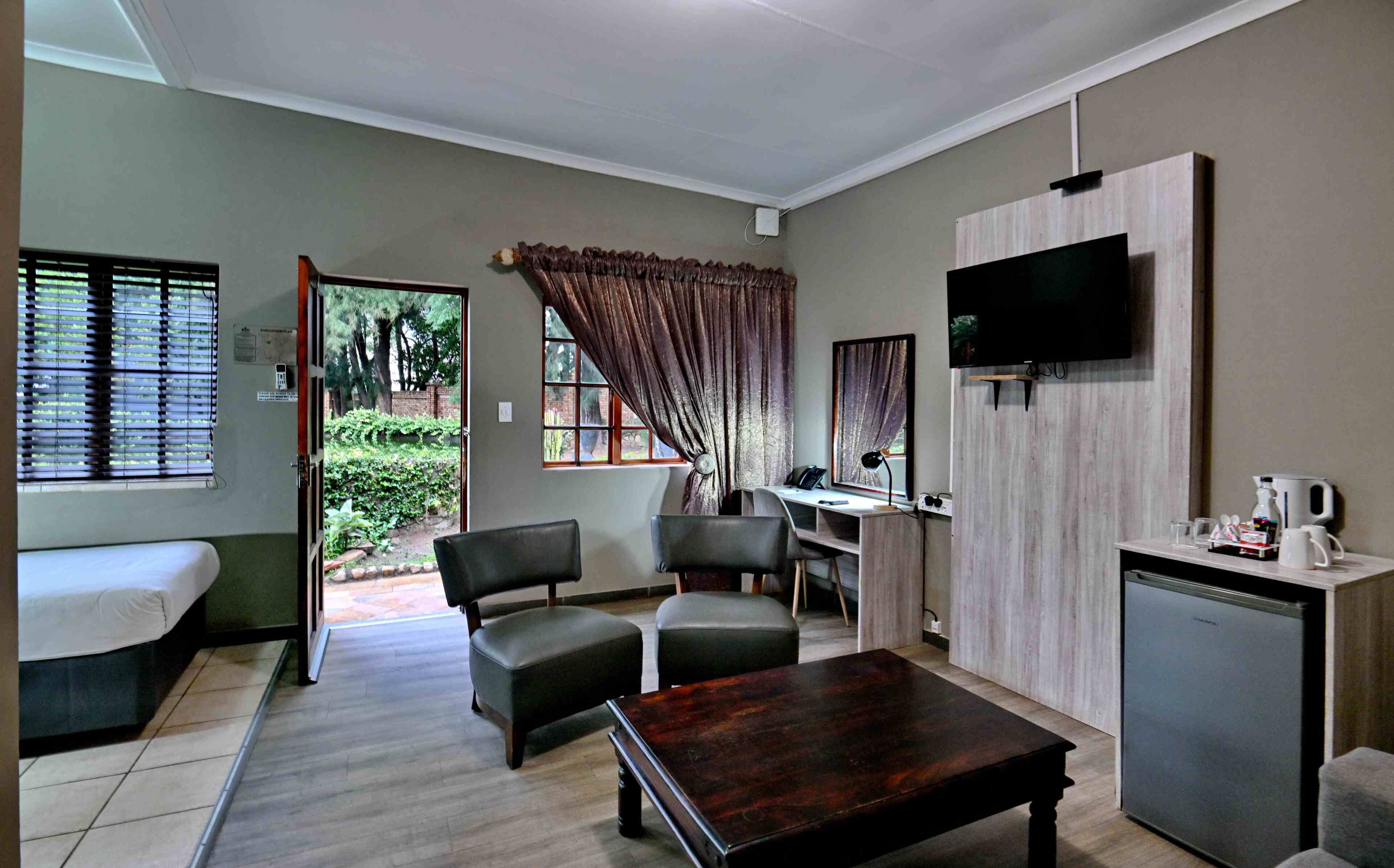 ห้องแฟมิลี่ | บริเวณนั่งเล่น | ทีวีจอแบน 32 นิ้ว พร้อมช่องดาวเทียม, ทีวี