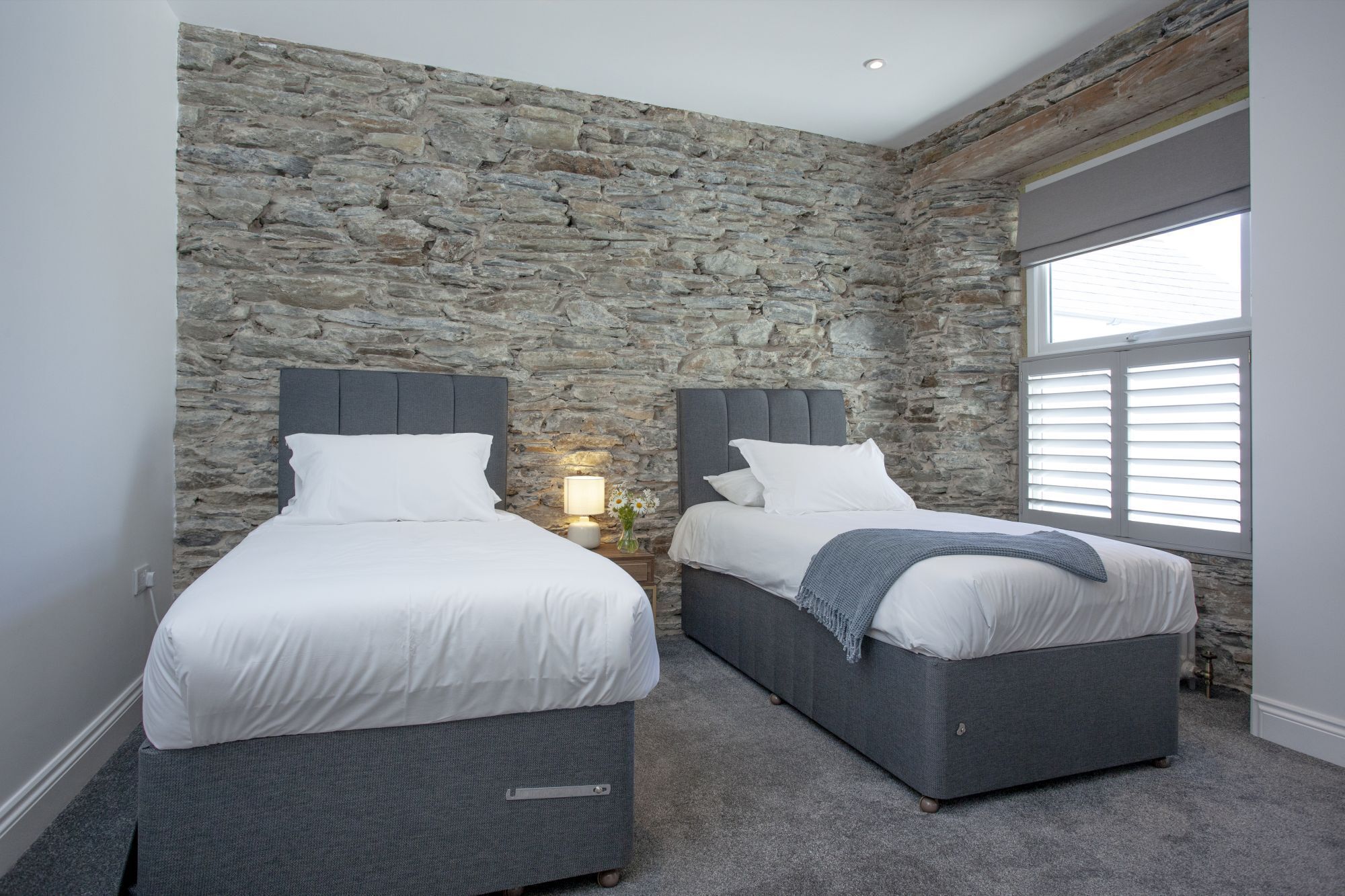 4 bedrooms, iron/ironing board, Internet, bed sheets