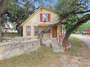 Exterior - Stonehaven @ Frio River Vacation Rentals (Concan)
