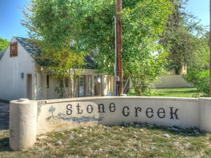 Property grounds - Stone Creek, Private Pool, Wi-Fi, @ Frio River Vacation Rentals (Concan)