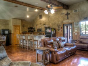 TV, fireplace, stereo