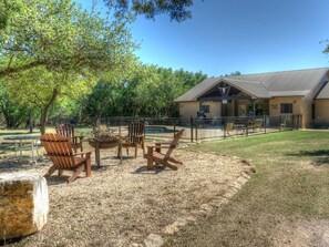 Terrace/patio - River Time @ Frio River Vacation Rentals (Concan)