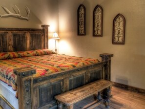 4 bedrooms, free WiFi - River Time @ Frio River Vacation Rentals (Concan)