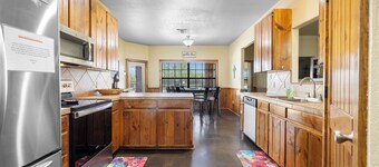 Copper Cantina, Private pool, Wi-Fi, @ Frio River Vacation Rentals