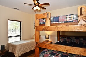 5 bedrooms, free WiFi