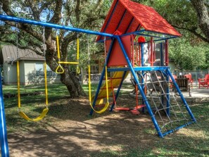 Children’s area - Emerald, Private Pool, Wi-Fi, @ Frio River Vacation Rentals (Concan)