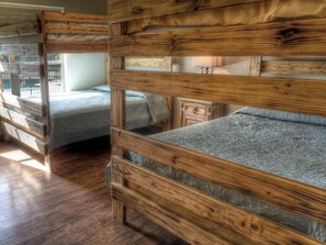 Room - Emerald, Private Pool, Wi-Fi, @ Frio River Vacation Rentals (Concan)