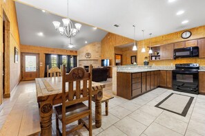 Fridge, microwave, oven, stovetop - Hard Rock @ Frio River Vacation Rentals (Concan)