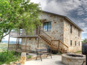 Exterior - Hawk's Ridge @ Frio River Vacation Rentals (Concan)