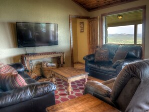 Smart TV - Hawk's Ridge @ Frio River Vacation Rentals (Concan)