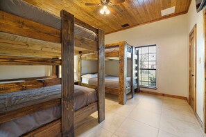 7 habitaciones y wifi gratis