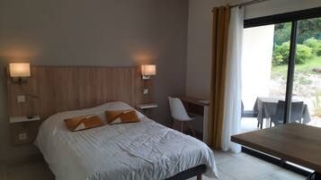 2 slaapkamers, reisbedje, gratis wifi, beddengoed