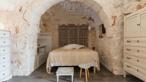 Unclassified image, 4 of 42, button - Trullo Letizia con Piscina by Wonderful Italy (Ostuni)