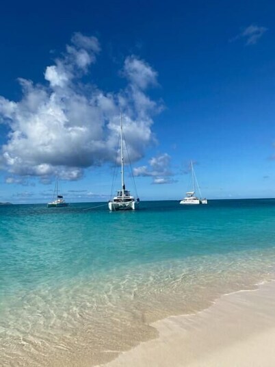 Splash of Lime - Private Hilltop Pool Oasis!