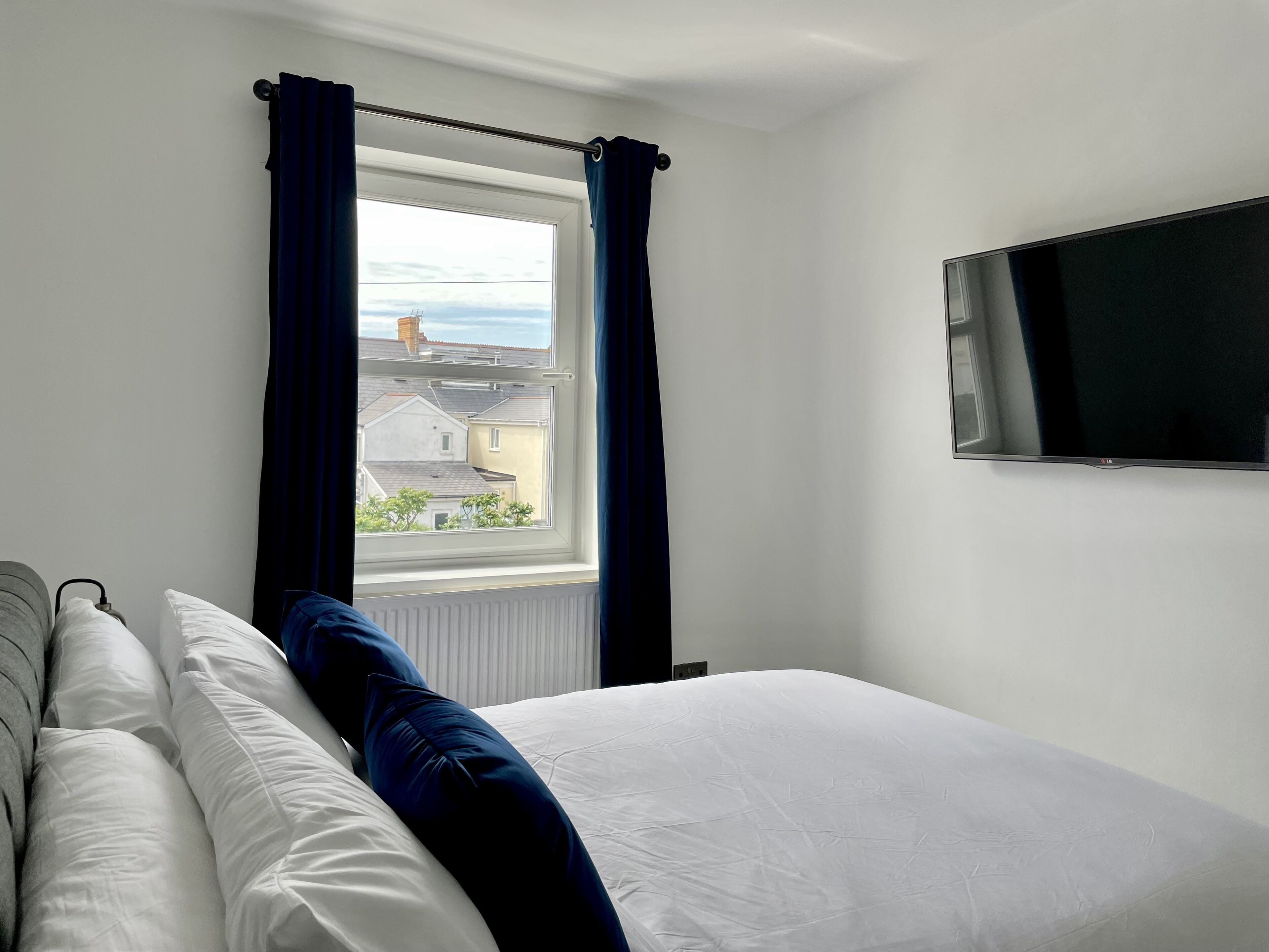 2 chambres, fer et planche à repasser, lit parapluie, Wi-Fi gratuit