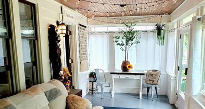 Comfy Updated Historic Gem Pets OK 3B Vibrant Area