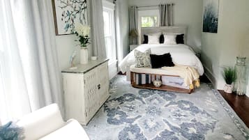 3 bedrooms, desk, iron/ironing board, travel cot