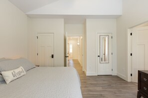 3 bedrooms, iron/ironing board, travel cot, free WiFi
