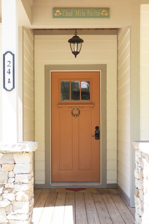 Exterior detail - LONG-TERM DISCOUNTED STAYS WELCOME!  3BD/2BA in WEST ASHEVILLE  Dog Friendly  (Asheville)