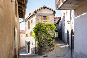 Property grounds - House VILLA IRENA Great For a Family Holiday With Free Parking and EV Charging (Ajdovšcina)