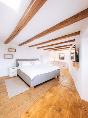 1 dormitorio, escritorio, wifi gratis y ropa de cama