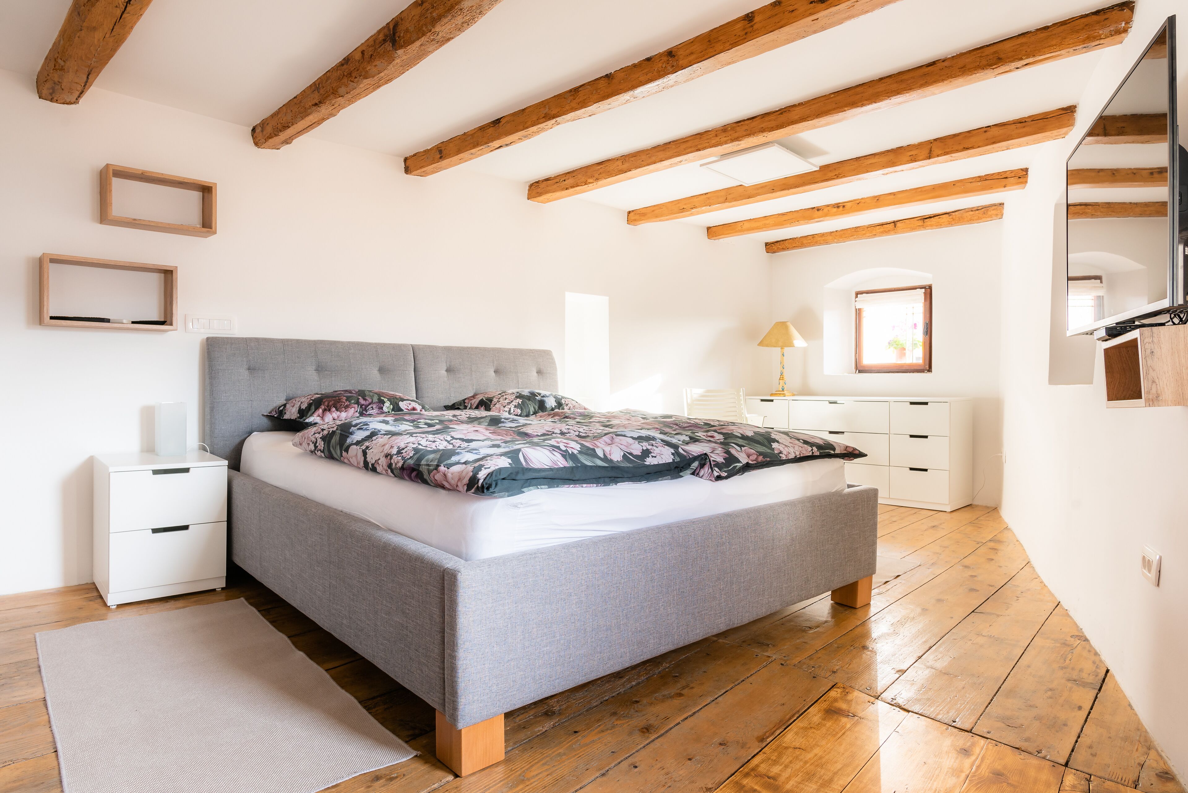 1 camera, una scrivania, Wi-Fi gratuito, lenzuola