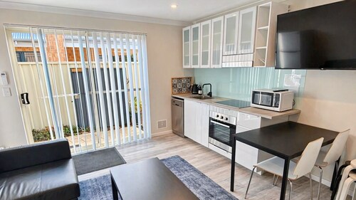 Studio 66 Busselton - newly renovated 2- bed apartment, centrally located.