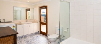 Studio 66 Busselton - newly renovated 2- bed apartment, centrally located.