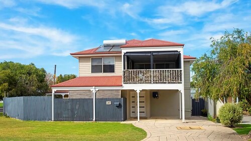 Studio 66 Busselton - newly renovated 2- bed apartment, centrally located.