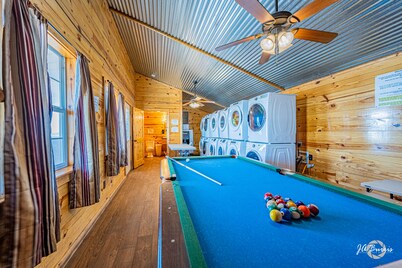 Horseshoe Lodges Cabins & RV Park