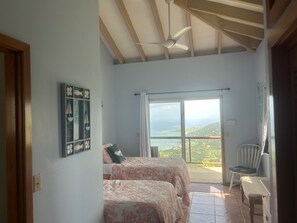 2 habitaciones, tabla de planchar con plancha, cuna de viaje y wifi 