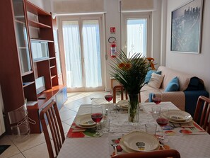 Dining - The Window to the Park (Verona)