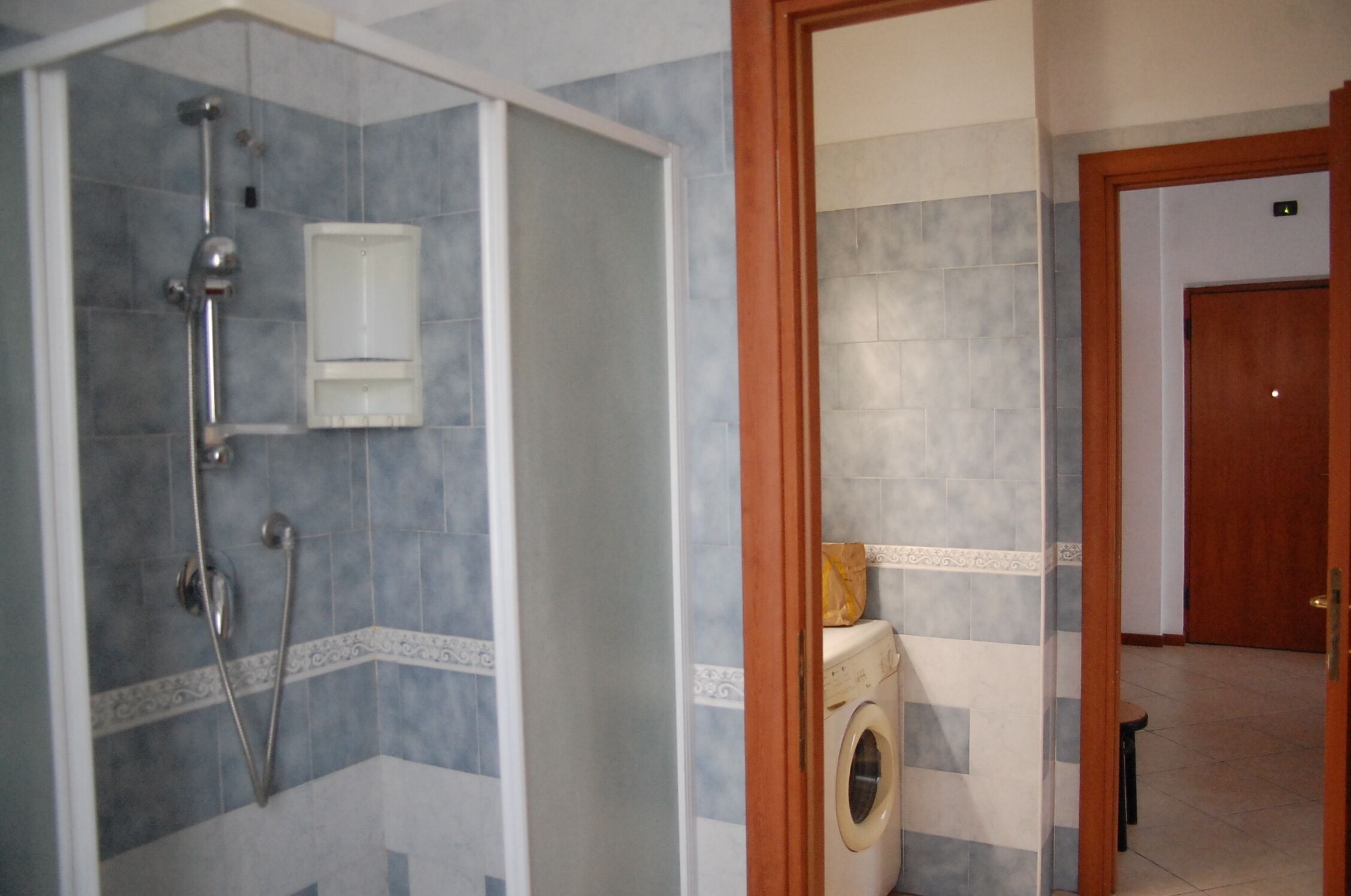 Doccia, asciugacapelli, bidet, asciugamani