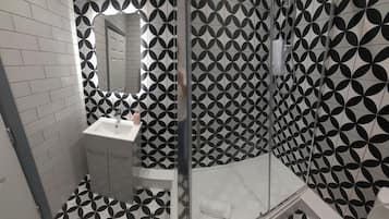 Studio Prestige, salle de bain attenante (Tickety Boo) | Salle de bain