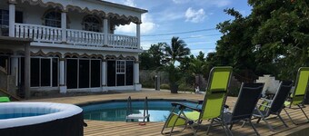 Arms Of Charms Guesthouse