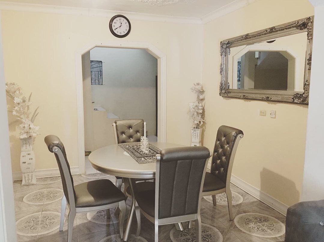 Room | In-room dining