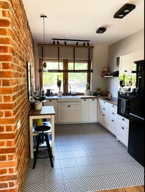 Fridge, microwave, oven, dishwasher