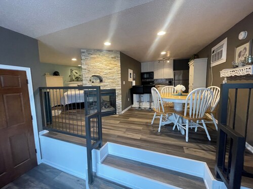 Peaceful Condo in Wabasha with Beautiful River Bluff Views (Upper Unit)