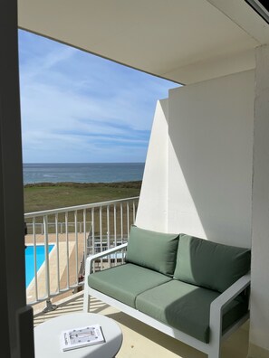 Property grounds - New "Le 209" with magnificent SEA VIEW, swimming pool and balcony (Guidel)