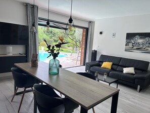 Smart-TV, Tischtennisplatte