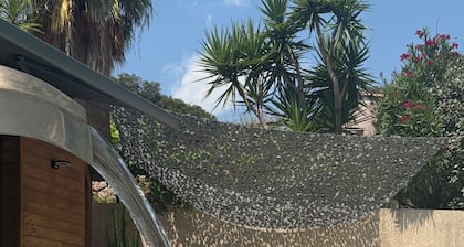 Maison Neuve Moderne Tout Confort Entre Plage et Montagne Avec Piscine Privé