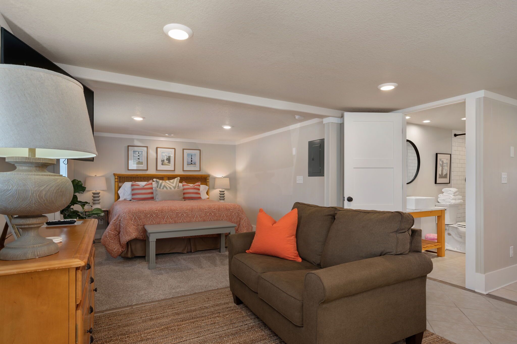 1 habitación, tabla de planchar con plancha, wifi y ropa de cama 