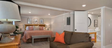 1 habitación, tabla de planchar con plancha, wifi y ropa de cama