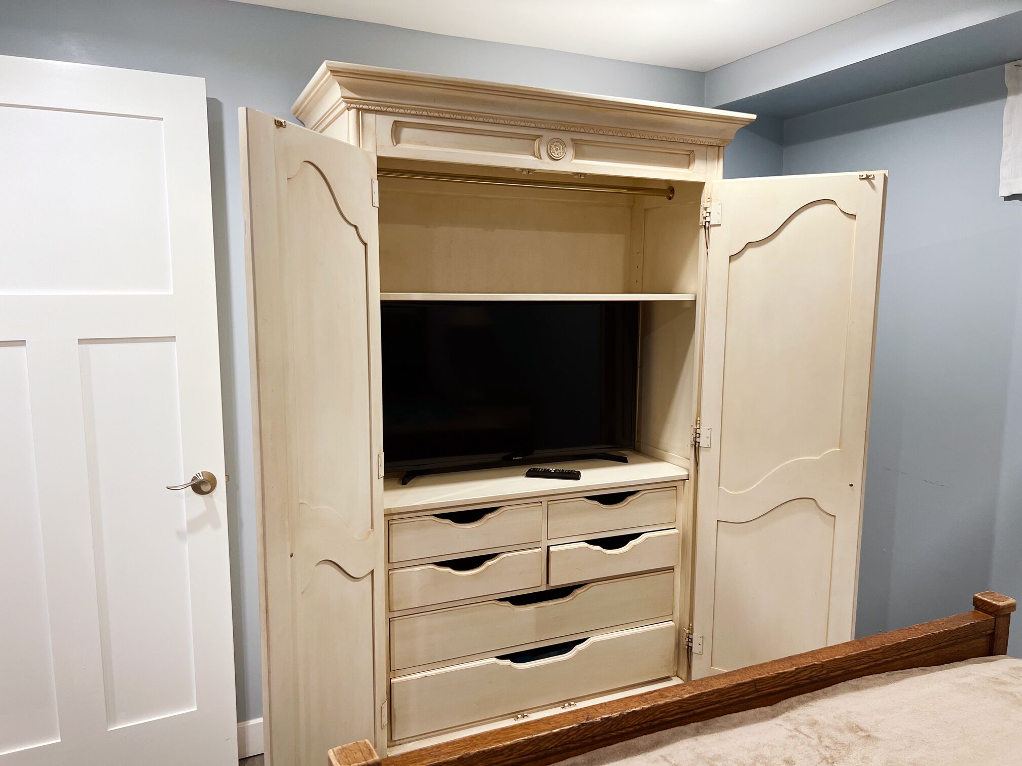 4 habitaciones, escritorio, tabla de planchar con plancha y wifi gratis 