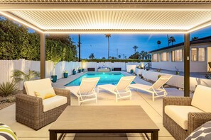 Unclassified image, 2 of 48, button